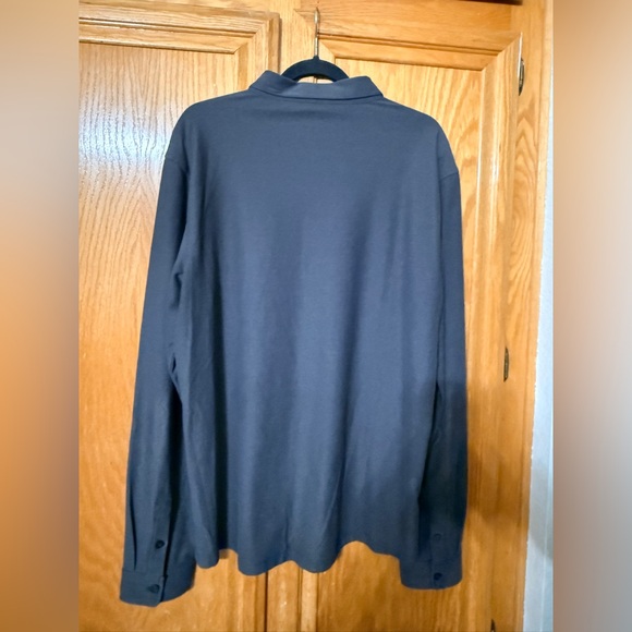 Vuori button down shirt size XL - Picture 7 of 12